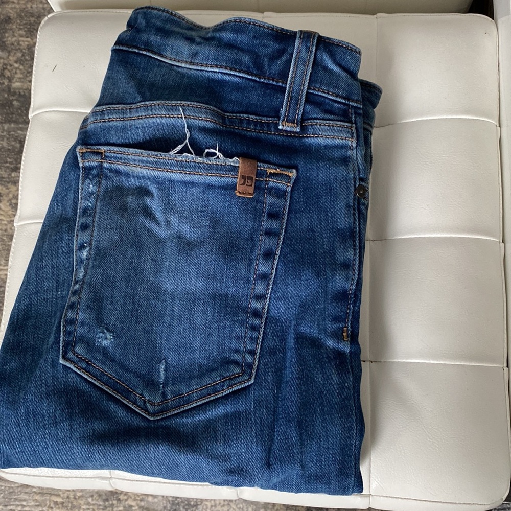 JOES size 26 skinny jeans with knee rips